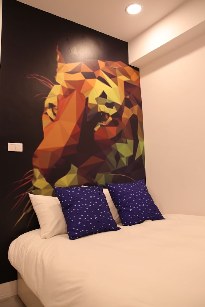 Fengjia Base14 Hostel