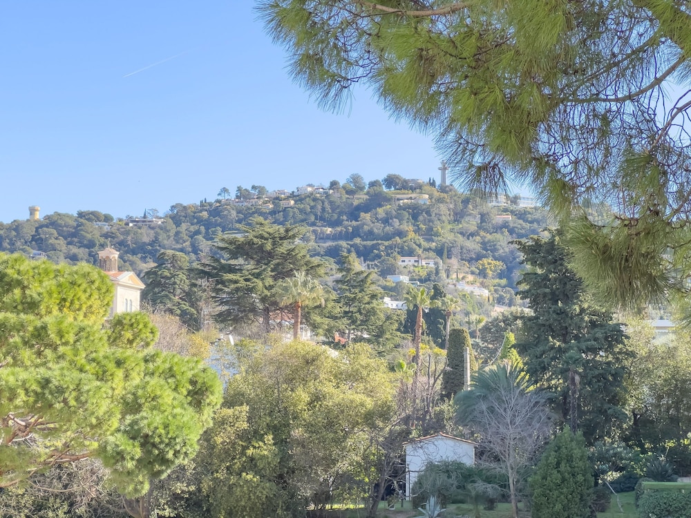 Le Palm in Cannes With 1 Bedrooms and 1 Bathrooms