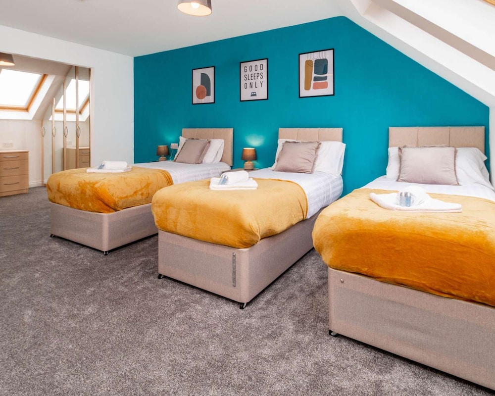 4BR Westlake Accommodation