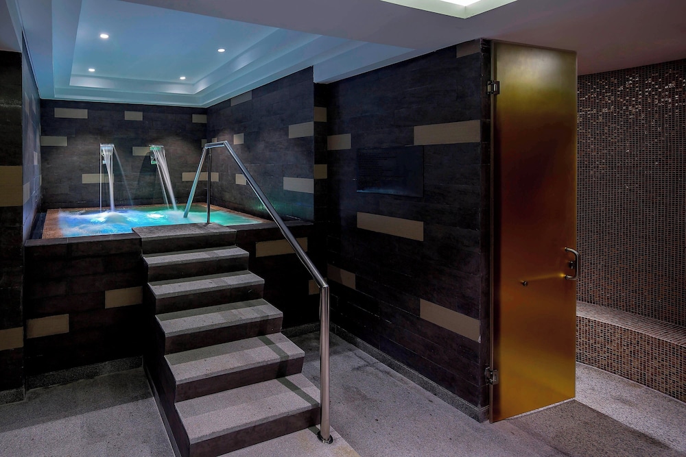 Le Meridien Dhaka