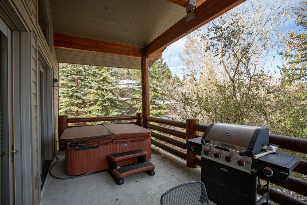 Trail's End Lodge at Deer Valley Resort - One Bedroom Deluxe Residence with Spa #304 1 Condo