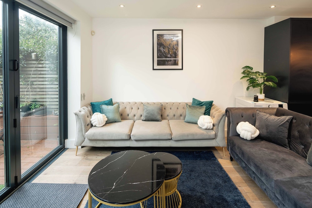 Superb 3bedroom House in Greenwich With Parking