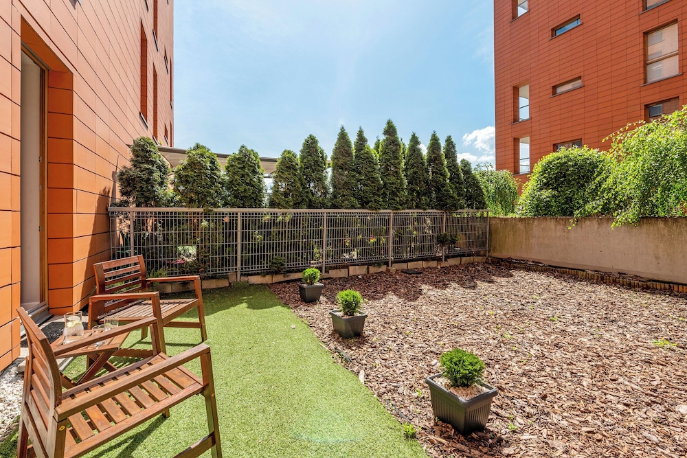 Aura - Riverside & Parking by Downtown Apartments