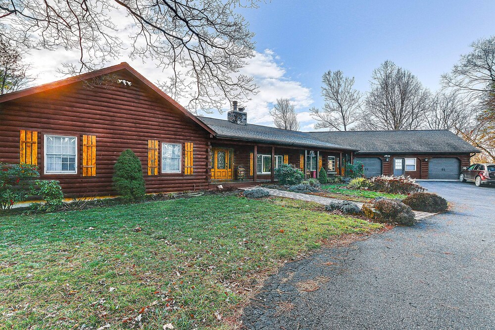 Family Retreat w/ Deck Near Appalachian Trail! view 2