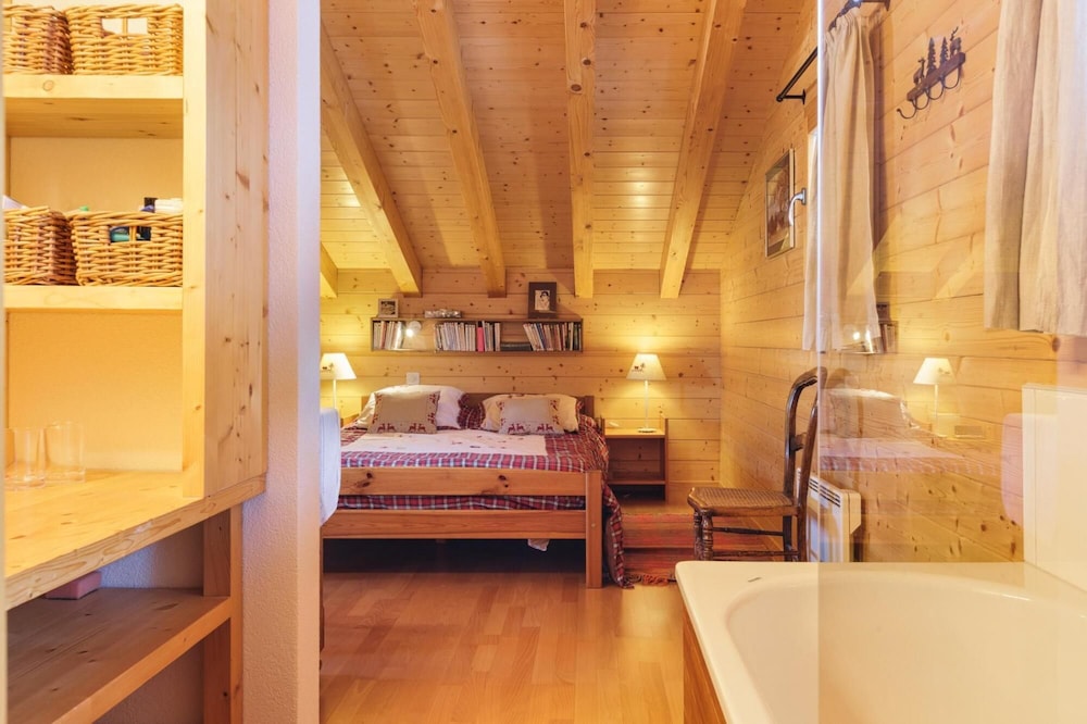 Montebello - Cozy Classic Swiss Chalet With Stunning Views