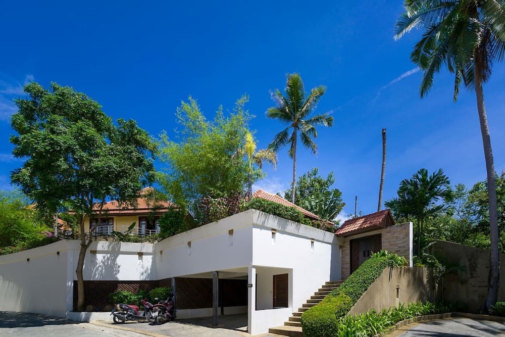 4 Bedroom Villa TG48 on beachfront resort SDV288-By Samui Dream Villas