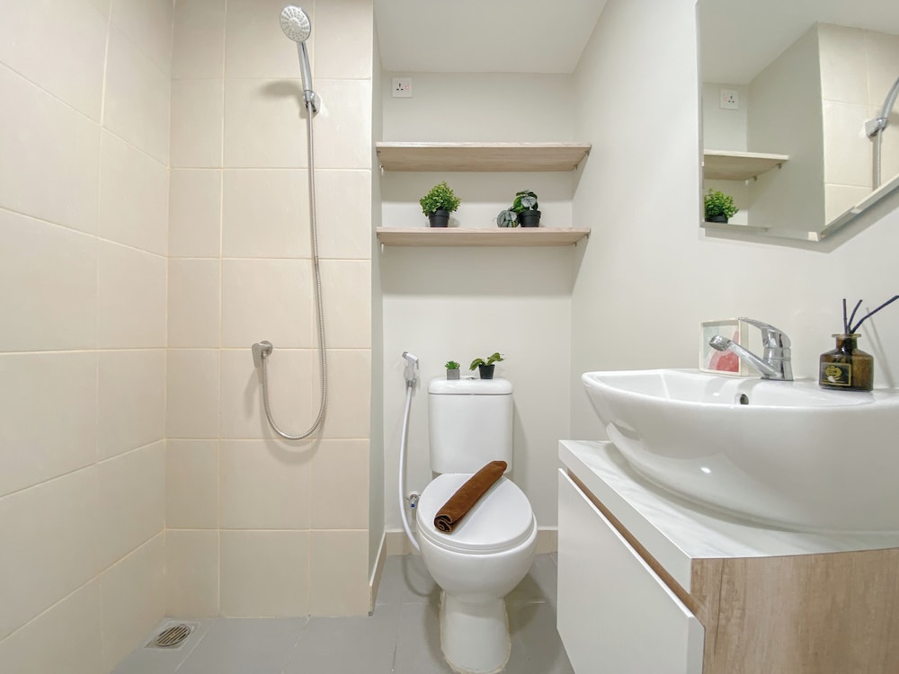 Best Deal And Homey Studio At Meikarta Apartment