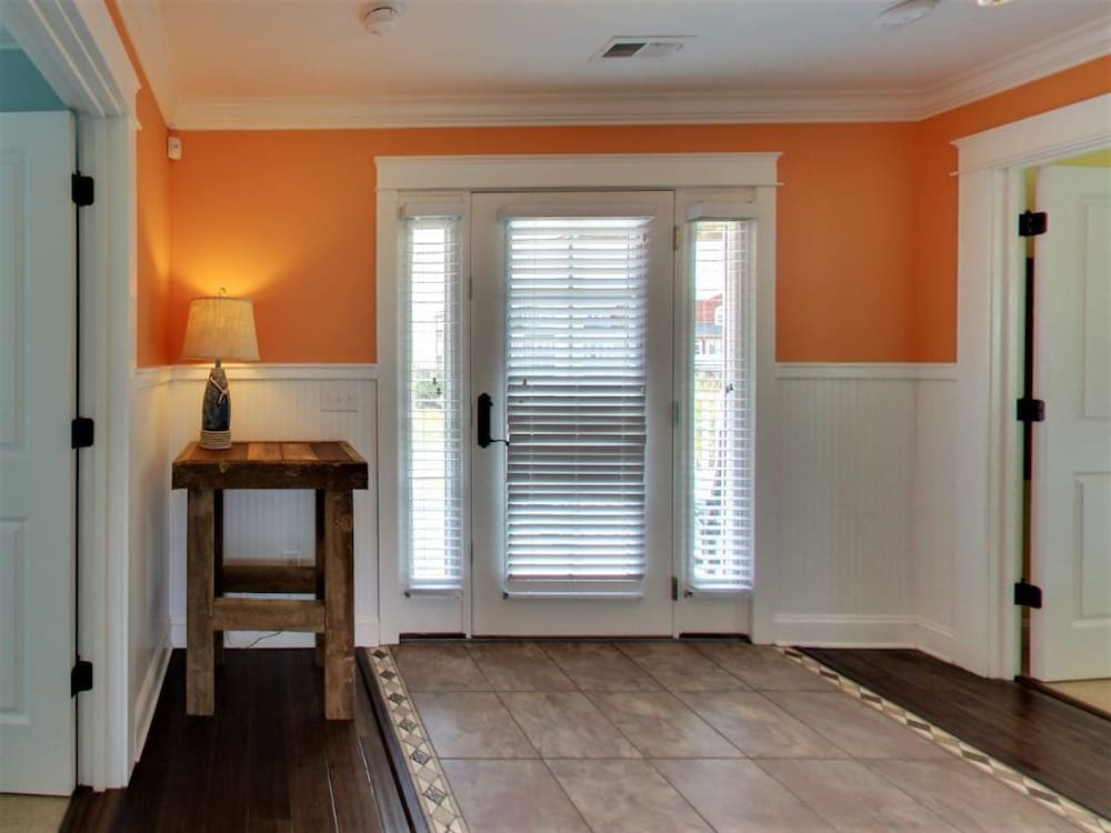 Beach Crew 4 Bedroom Home by RedAwning