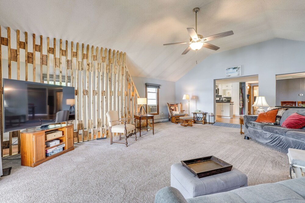 Kayaks, Rowboat & Game Room - Lake Gilead Getaway!