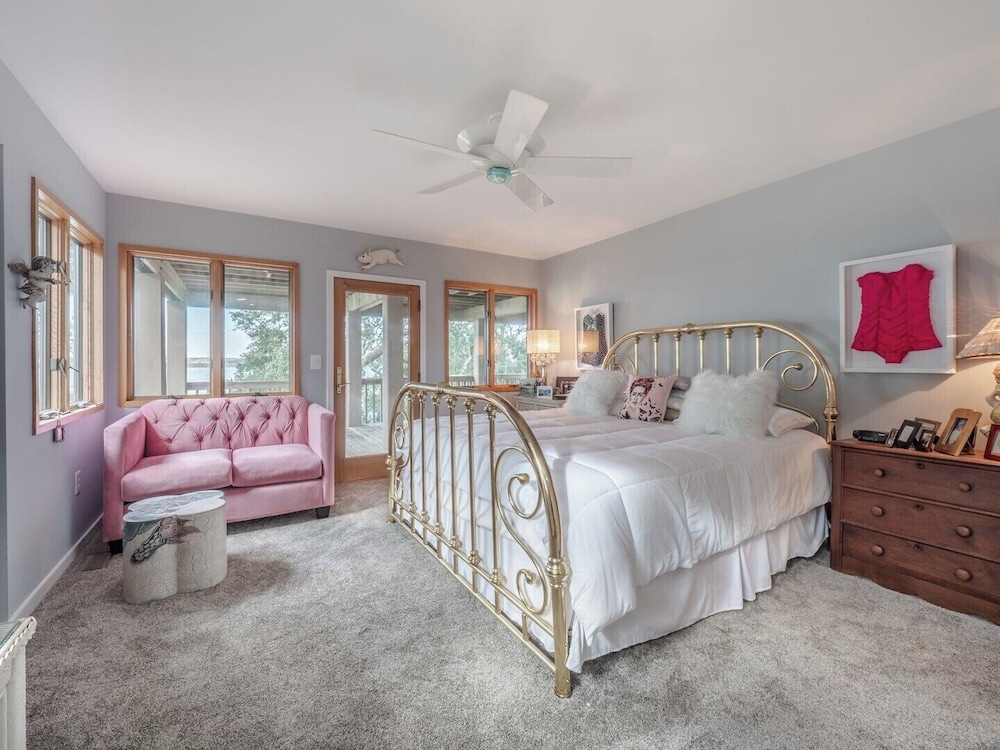 Nicholson Oaks by Topsail Realty