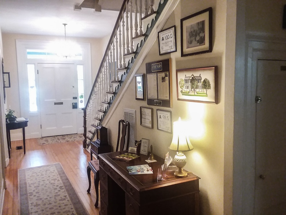 Benjamin Ellis House Bed & Breakfast