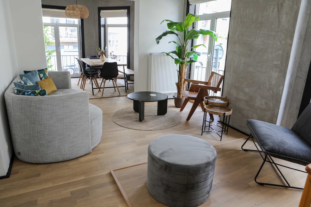 Denise - Belle Epoque Apartment With Modern Comfort