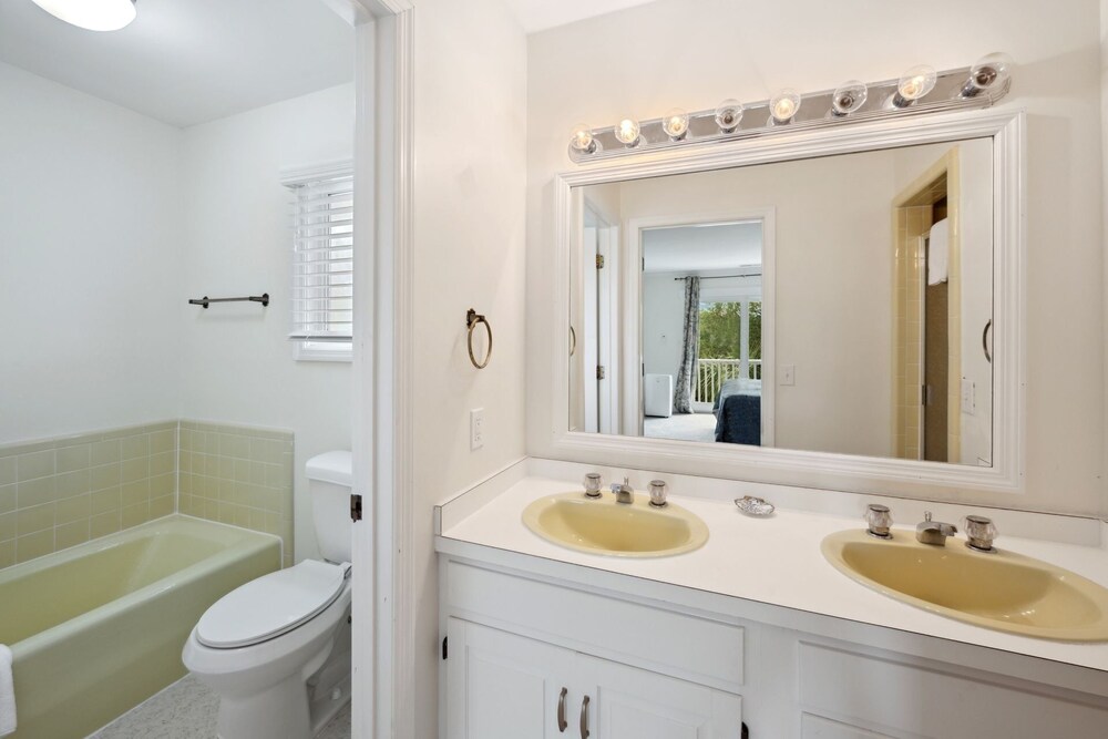 Hellenic Haven 6 Bedroom Home
