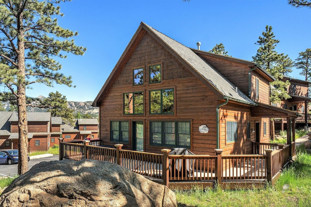 Solitude Bobcat 7 - Estes Park 2 Bedroom Condo by RedAwning - Property Image 18