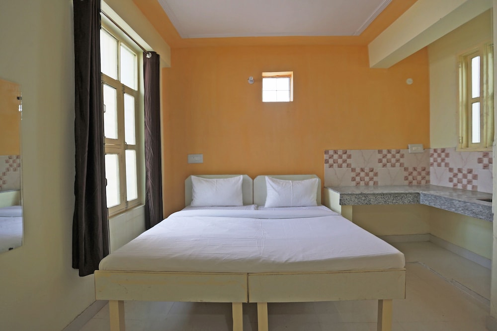 SPOT ON 48911 Sukhrali Residency - Property Image 3