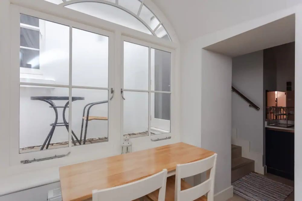 Spacious and Modern Apartment in Pimlico