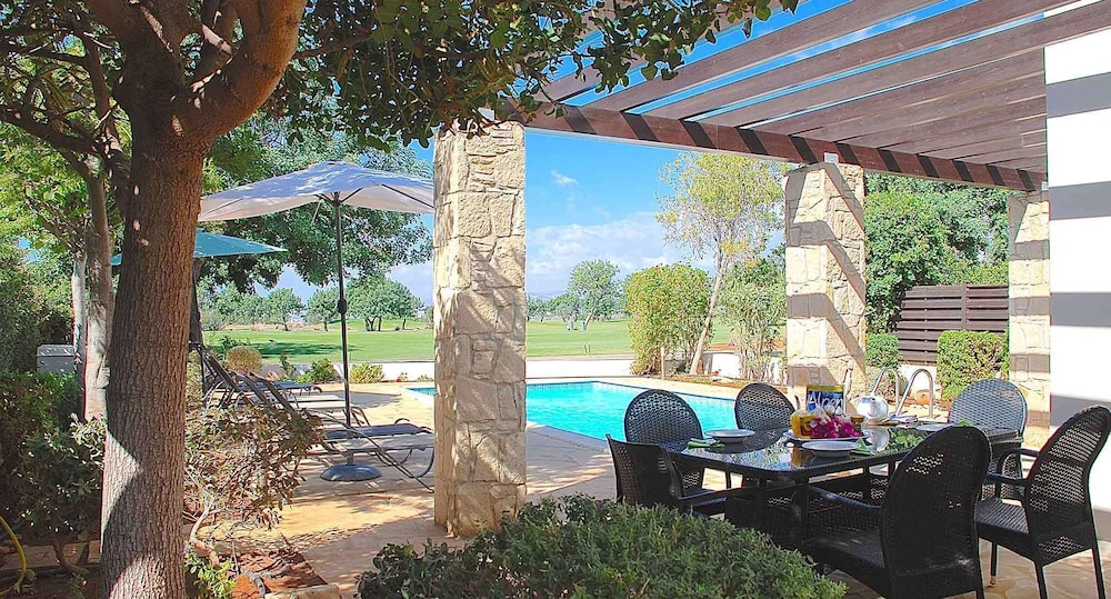 Villa HG24 - Cardia view 3
