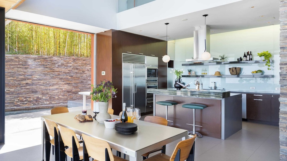 Hollywood Overlook by Avantstay Private Pool + Hot Tub Panoramic Views