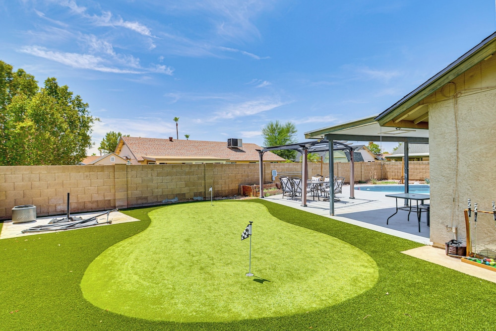 Welcoming Retreat w/ Pool & Patio in Peoria!