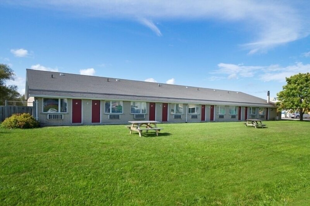 Save Inn Kincardine