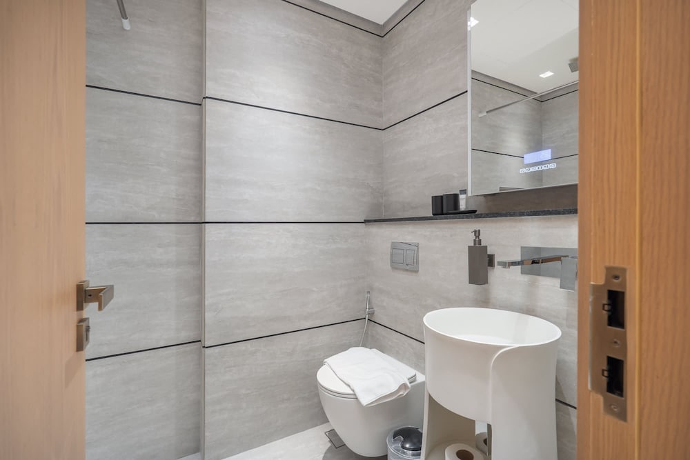 A Premium and Modern Studio in The Autograph JVC
