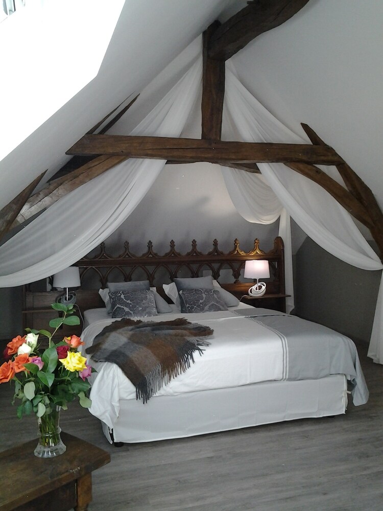 Manoir des Roches 41 view 2