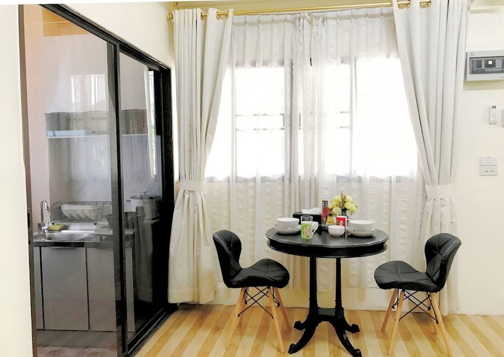 MeeTHan House