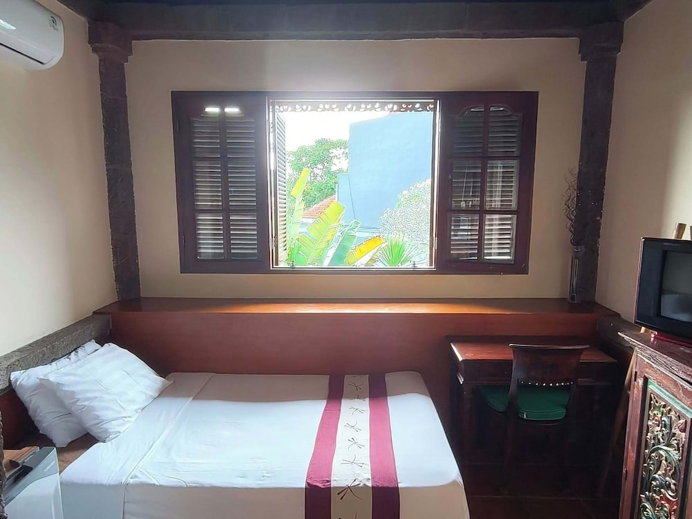 Villa Layang Bulan for men