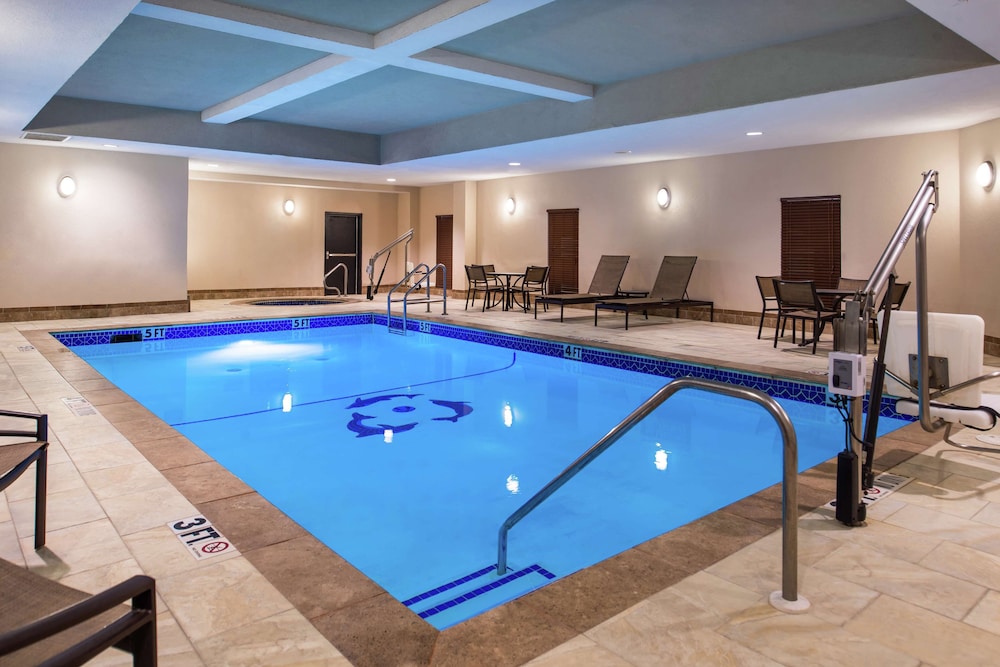 Big Spring Vacations - Hampton Inn  Suites Big Spring - Property Image 12