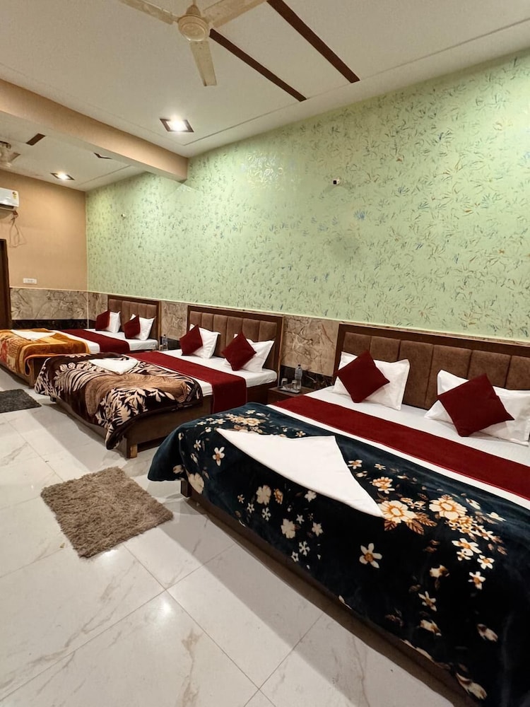 Hotel Raghav Dham