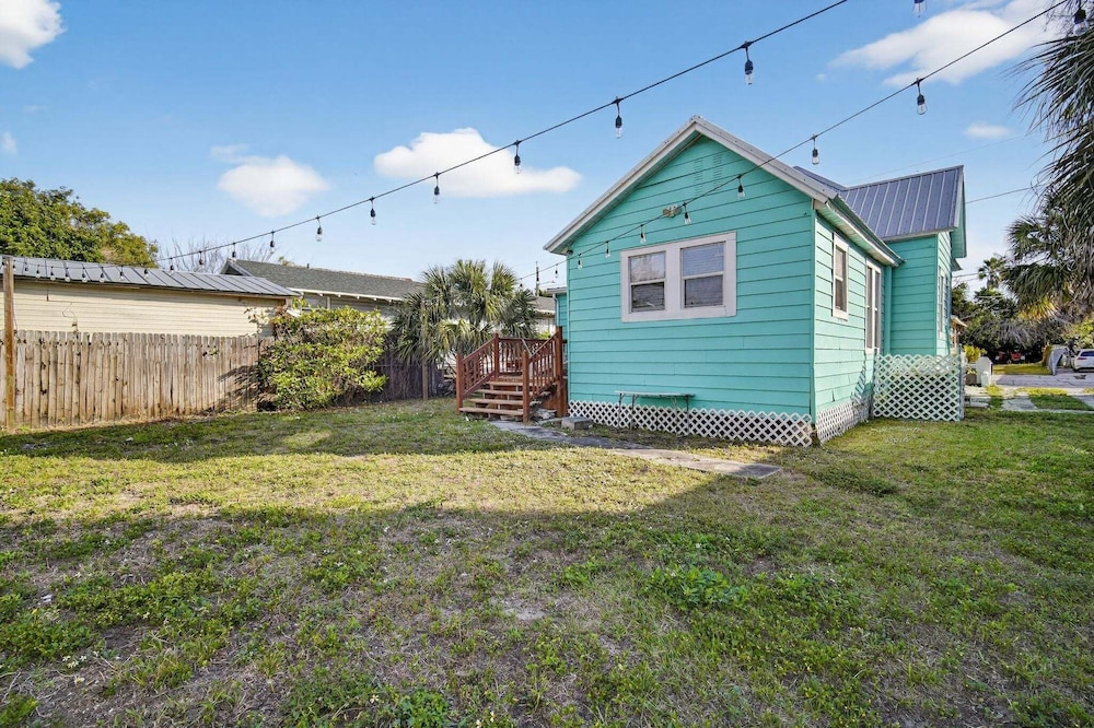 Modern Tampa Home Near Ybor And Downtown 3 Bedroom Home