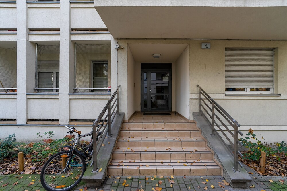 Studio With Balcony Poznań by Renters view 4