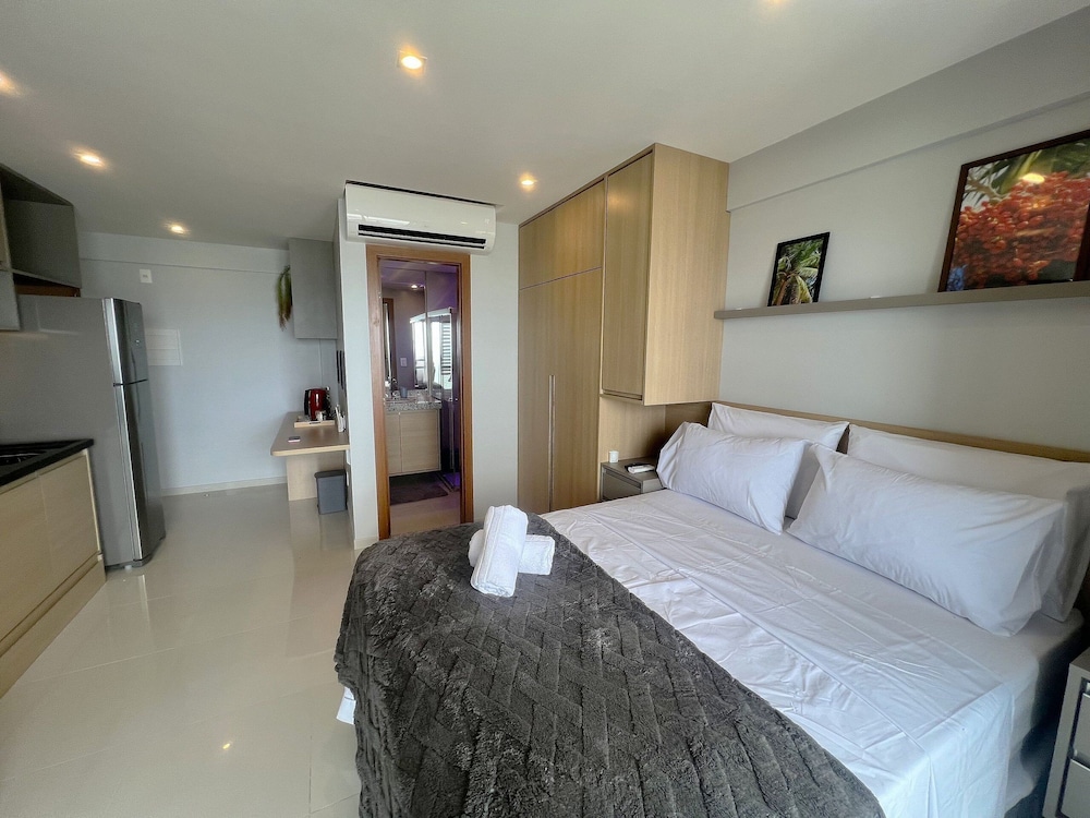 Stay Just Steps From Itapua Beach, With Pool and gym - RGF