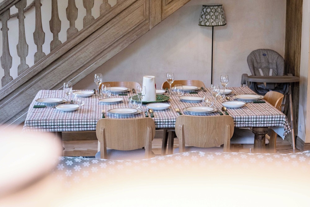 Apt Elegant With Balcony 9p/4br - Megeve Center
