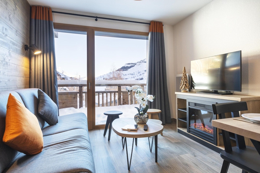 Apartment in Les Deux Alpes With Mountain Views