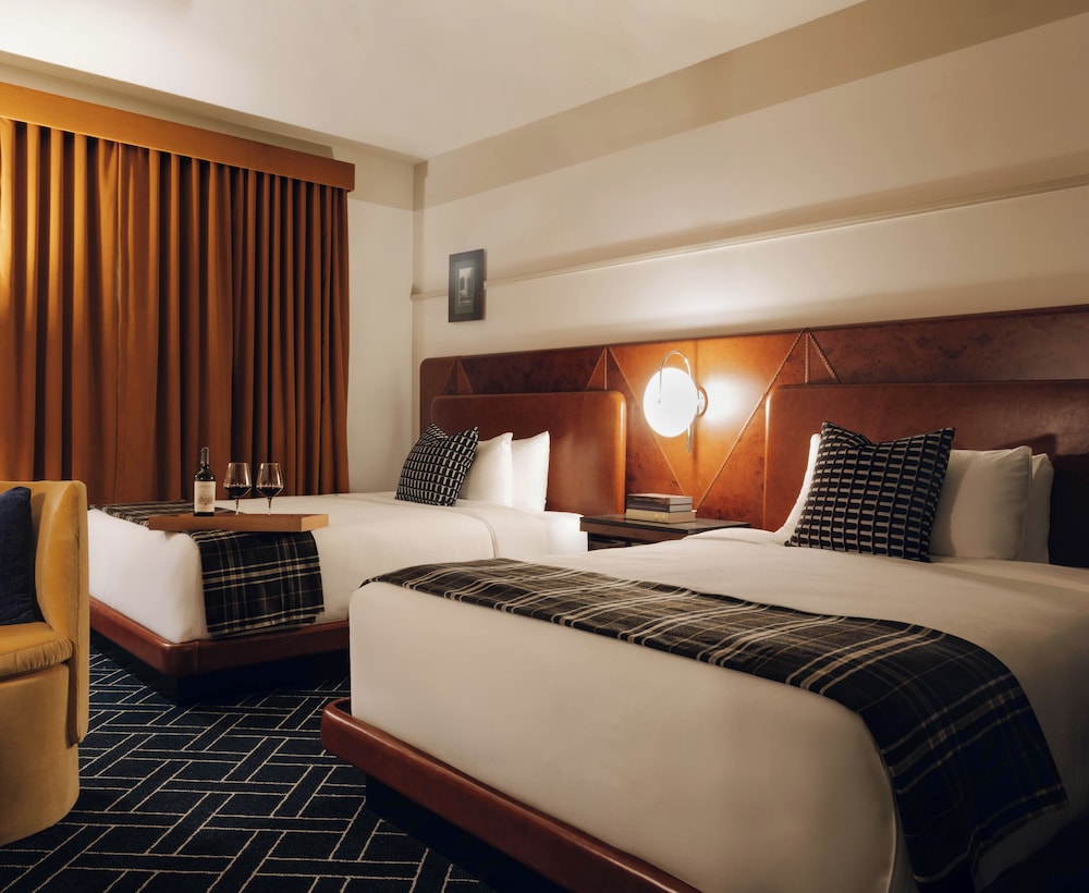 Caravan Court Hotel