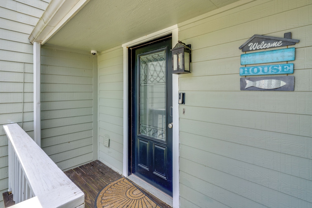 Boat & Fish: Gem w/ Water Views on Lake Livingston