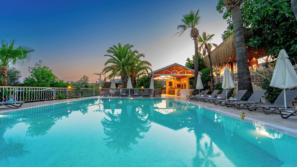 Golden Lighthouse Otel - Image 33