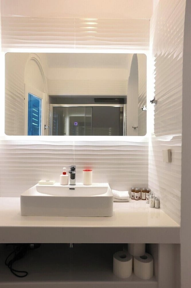 Adikri Villas & Suites