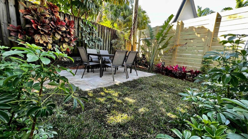 Charming 2 Bedroom Apartment in Victoria Park