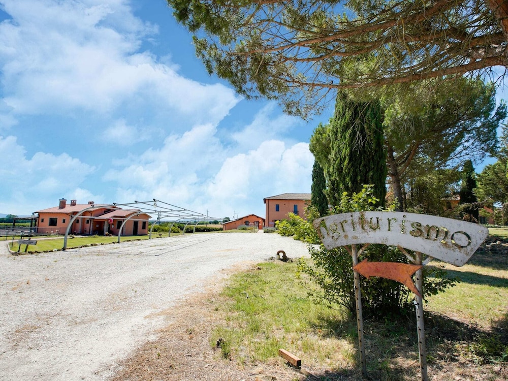 Apartment in Castiglione Near Lake Trasimeno