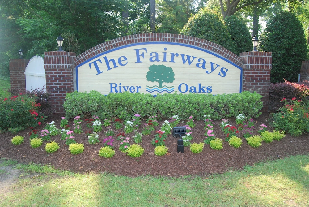 Fairways At Riveroaks 23d 3 Bedroom Condo by RedAwning