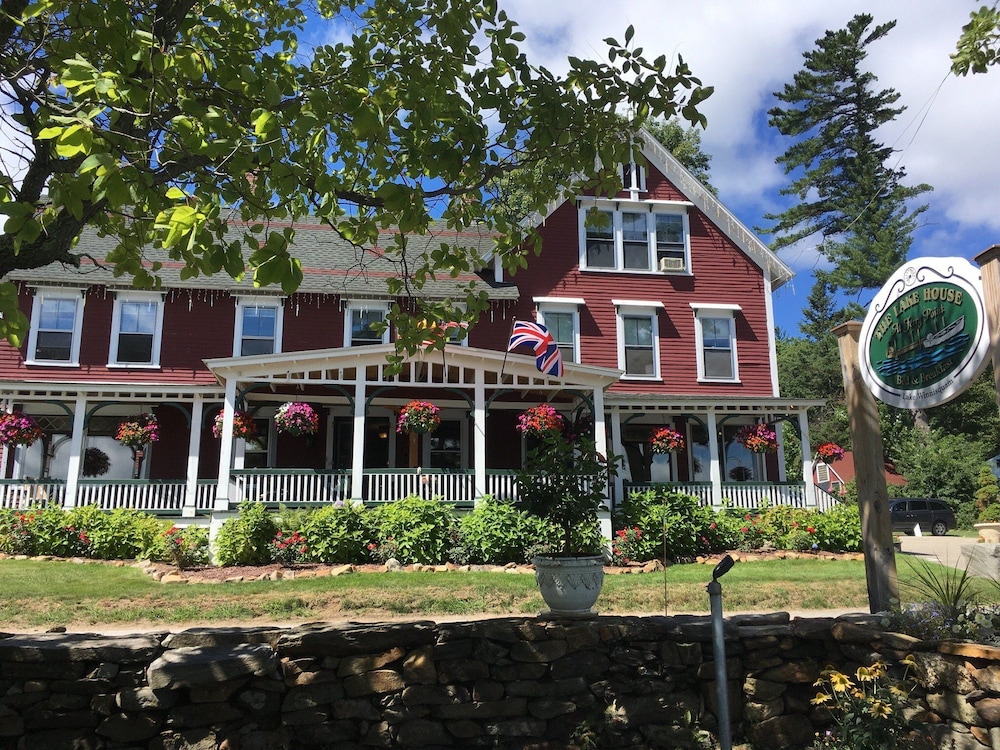 The Lake House at Ferry Point