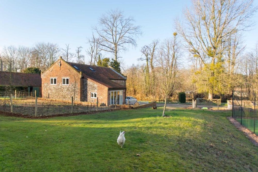 Host Stay Boathouse Barn