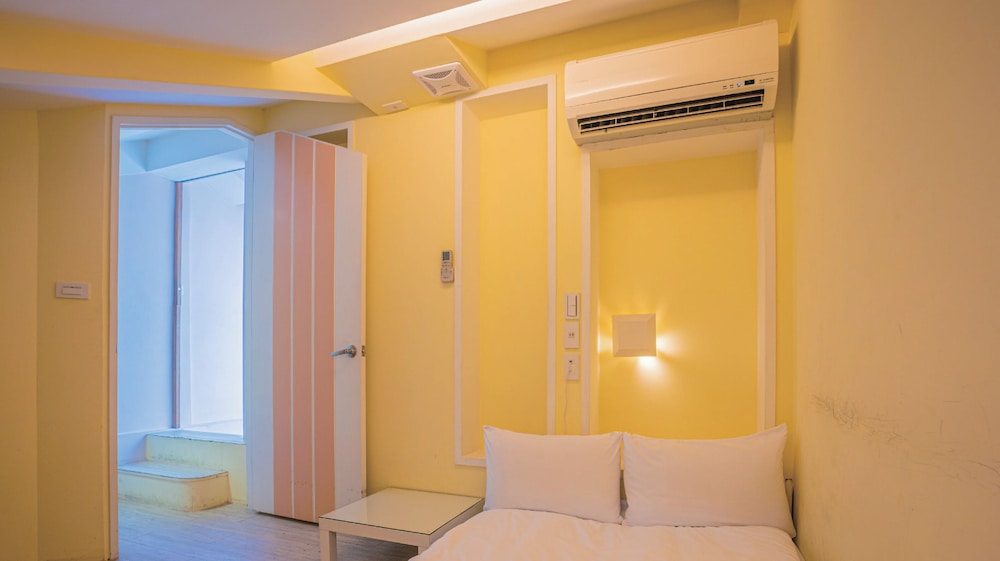 Regale Villa Hotel
