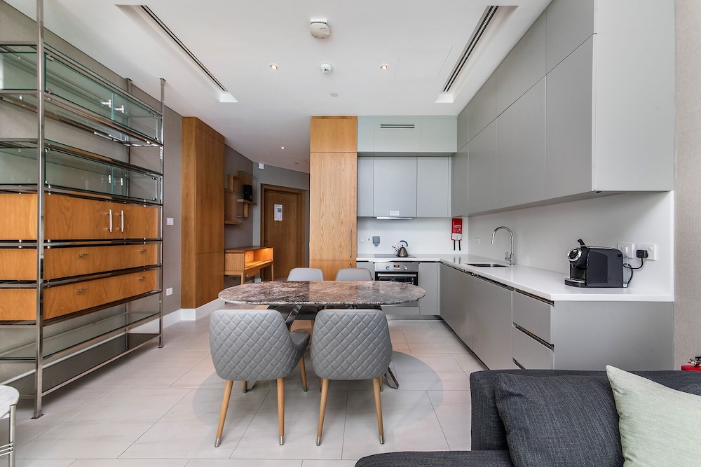 Sky Premium 1BR Duplex with city view