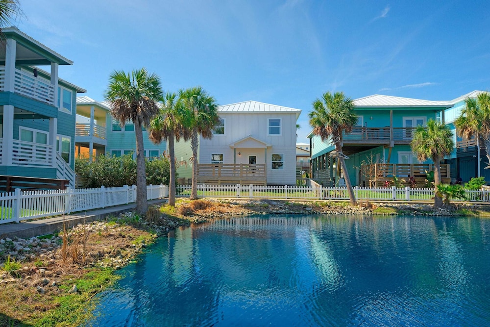 Coastal Escape w/ Pond Views + Pool Access Grahams Getaway by Avantstay