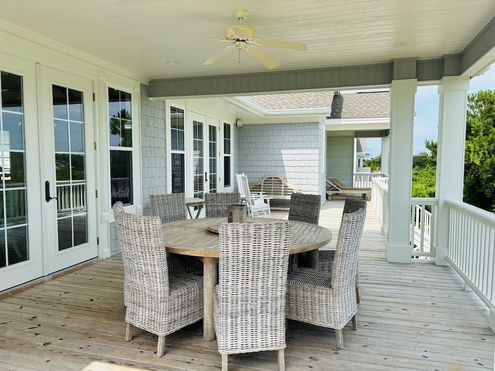 Gray Goose 5 Bedroom Home by RedAwning