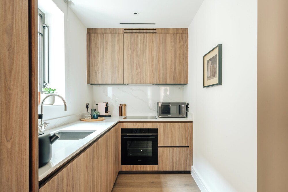 Claridge House by SLO
