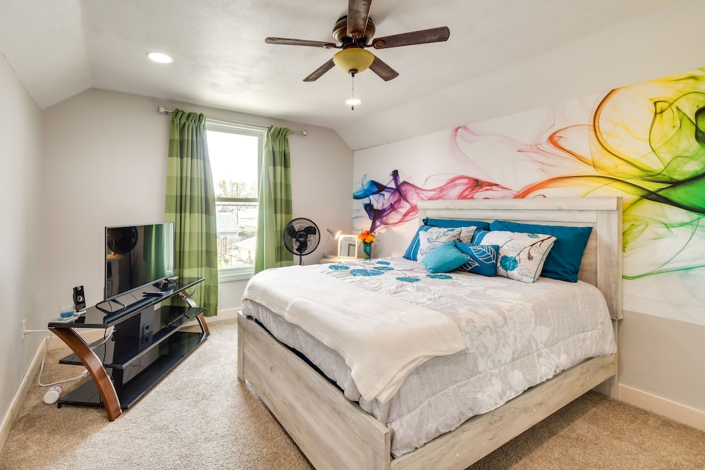 Pet-friendly Davenport Home - Near Casino & Golf view 2